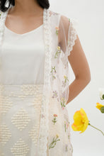 Load image into Gallery viewer, Fiore Outer Tulle Bordir Bunga