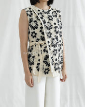 Muat gambar ke penampil Galeri, Bella Top Atasan Brokat Prada Lace - Batik Pastel