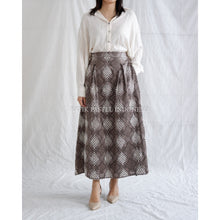 Load image into Gallery viewer, Bawahan Rok atau Celana Tenun Sulam Bulu (pilih variasi)