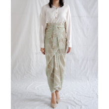 Load image into Gallery viewer, Bawahan Rok atau Celana Tenun Sulam Bulu (pilih variasi)