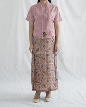 Muat gambar ke penampil Galeri, Nona Top Atasan Kebaya Kutubaru Modern Katun Bordir (pilih variasi)