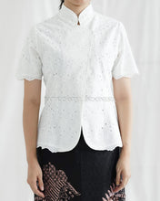 Muat gambar ke penampil Galeri, Kebaya Janggan Modern Atasan Katun Bordir - Batik Pastel