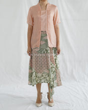 Load image into Gallery viewer, Awan atasan Kebaya Kutubaru Bordir Scallop Viscose - Batik Pastel