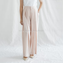 Load image into Gallery viewer, Kulot / Celana Pleats Tenun Bahan Dobi Viscose Batik Pastel Indonesia