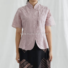 Muat gambar ke penampil Galeri, Kebaya Janggan Modern Atasan Katun Bordir - Batik Pastel