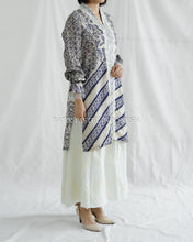 Load image into Gallery viewer, Kamila Kebaya Batik 30
