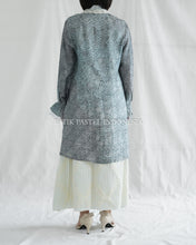 Load image into Gallery viewer, Kamila Kebaya Batik 32