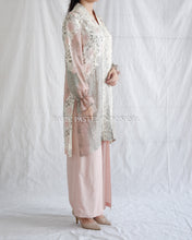 Load image into Gallery viewer, Kamila Kebaya Batik 15
