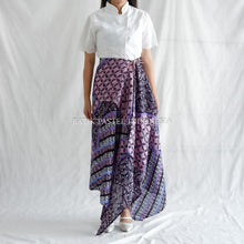 Muat gambar ke penampil Galeri, Kara Skirt - Rok Batik Modern model Kain Ikat Instant