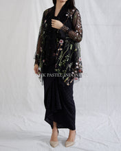 Load image into Gallery viewer, Garden Kebaya Top - Black