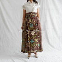 Muat gambar ke penampil Galeri, Rok Batik Maura Pleats Tali - adjustable waist 马面裙