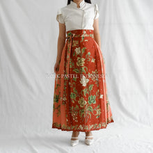 Muat gambar ke penampil Galeri, Rok Batik Maura Pleats Tali - adjustable waist 马面裙