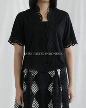 Muat gambar ke penampil Galeri, Nona Top Atasan Kebaya Kutubaru Modern Katun Bordir (pilih variasi)
