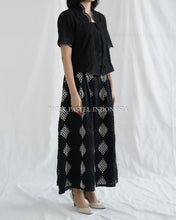 Muat gambar ke penampil Galeri, Nona Top Atasan Kebaya Kutubaru Modern Katun Bordir (pilih variasi)