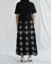 Muat gambar ke penampil Galeri, Nona Top Atasan Kebaya Kutubaru Modern Katun Bordir (pilih variasi)