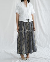 Muat gambar ke penampil Galeri, Nona Top Atasan Kebaya Kutubaru Modern Katun Bordir (pilih variasi)