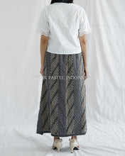 Muat gambar ke penampil Galeri, Nona Top Atasan Kebaya Kutubaru Modern Katun Bordir (pilih variasi)