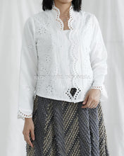 Muat gambar ke penampil Galeri, Nona Top Atasan Kebaya Kutubaru Modern Katun Bordir (pilih variasi)