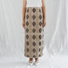 Muat gambar ke penampil Galeri, Bawahan Rok atau Celana Tenun Sulam Bulu (pilih variasi)