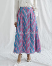 Load image into Gallery viewer, Bawahan Rok atau Celana Tenun Sulam Bulu (pilih variasi)