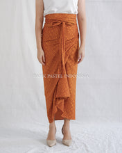 Muat gambar ke penampil Galeri, Rok Tali Bahan Tenun Dobbi (Pilih Variasi)