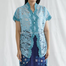 Muat gambar ke penampil Galeri, Seroja Kebaya atasan Brokat Modern - Batik Pastel