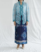 Muat gambar ke penampil Galeri, Seroja Kebaya atasan Brokat Modern - Batik Pastel