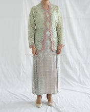 Muat gambar ke penampil Galeri, Seroja Kebaya atasan Brokat Modern - Batik Pastel