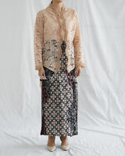 Muat gambar ke penampil Galeri, Seroja Kebaya atasan Brokat Modern - Batik Pastel