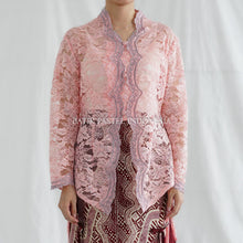 Muat gambar ke penampil Galeri, Seroja Kebaya atasan Brokat Modern - Batik Pastel