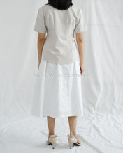 Load image into Gallery viewer, Seruni Top Atasan Dengan Bordir Bunga - Oat