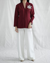 Load image into Gallery viewer, Seruni Top Atasan Dengan Bordir Bunga - Maroon Panjang