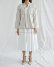 Muat gambar ke penampil Galeri, Seruni Top Atasan Dengan Bordir Bunga - Oat Panjang