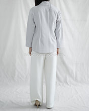 Load image into Gallery viewer, Seruni Top Atasan Dengan Bordir Bunga - Soft Grey Panjang