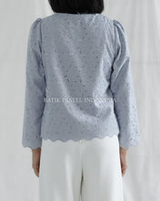 Load image into Gallery viewer, Shella Top LONG Embroidered Cotton Top - Blue