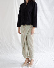 Load image into Gallery viewer, Shella Top LONG Embroidered Cotton Top- Black