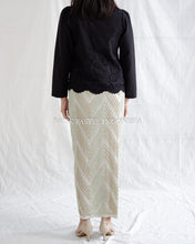 Load image into Gallery viewer, Shella Top LONG Embroidered Cotton Top- Black