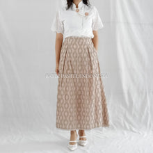 Muat gambar ke penampil Galeri, Bawahan Rok atau Celana Tenun Sulam Bulu (pilih variasi)
