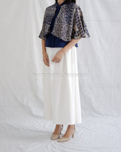 Load image into Gallery viewer, Nala Top / Blouse With Cape - 05
