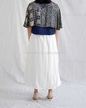 Load image into Gallery viewer, Nala Top / Blouse With Cape - 05
