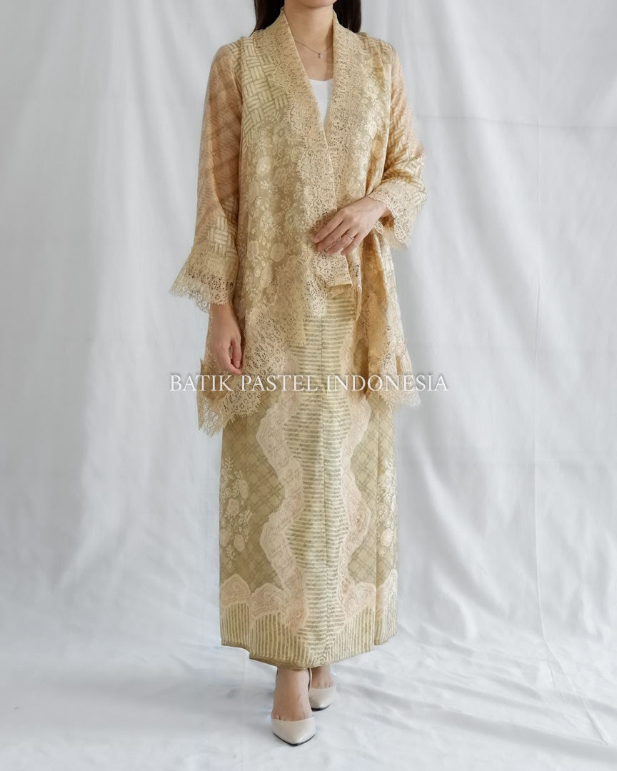 Amani Outer Lace 44