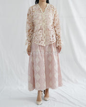 Load image into Gallery viewer, Bella Top Atasan Brokat Prada Lace - Batik Pastel
