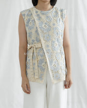 Load image into Gallery viewer, Bella Top Atasan Brokat Prada Lace - Batik Pastel
