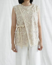 Load image into Gallery viewer, Bella Top Atasan Brokat Prada Lace - Batik Pastel
