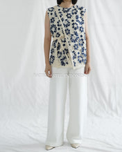 Load image into Gallery viewer, Bella Top Atasan Brokat Prada Lace - Batik Pastel
