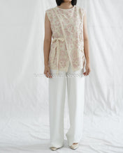 Load image into Gallery viewer, Bella Top Atasan Brokat Prada Lace - Batik Pastel
