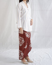 Load image into Gallery viewer, Dara Modern Kebaya PJG Sleeves - Cotton
