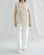 Load image into Gallery viewer, Bella Top Atasan Brokat Prada Lace - Batik Pastel
