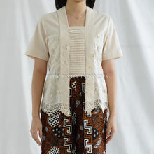 Load image into Gallery viewer, Rara Kebaya Kutubaru Modern Pleats
