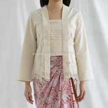 Load image into Gallery viewer, Rara Kebaya Kutubaru Modern Pleats
